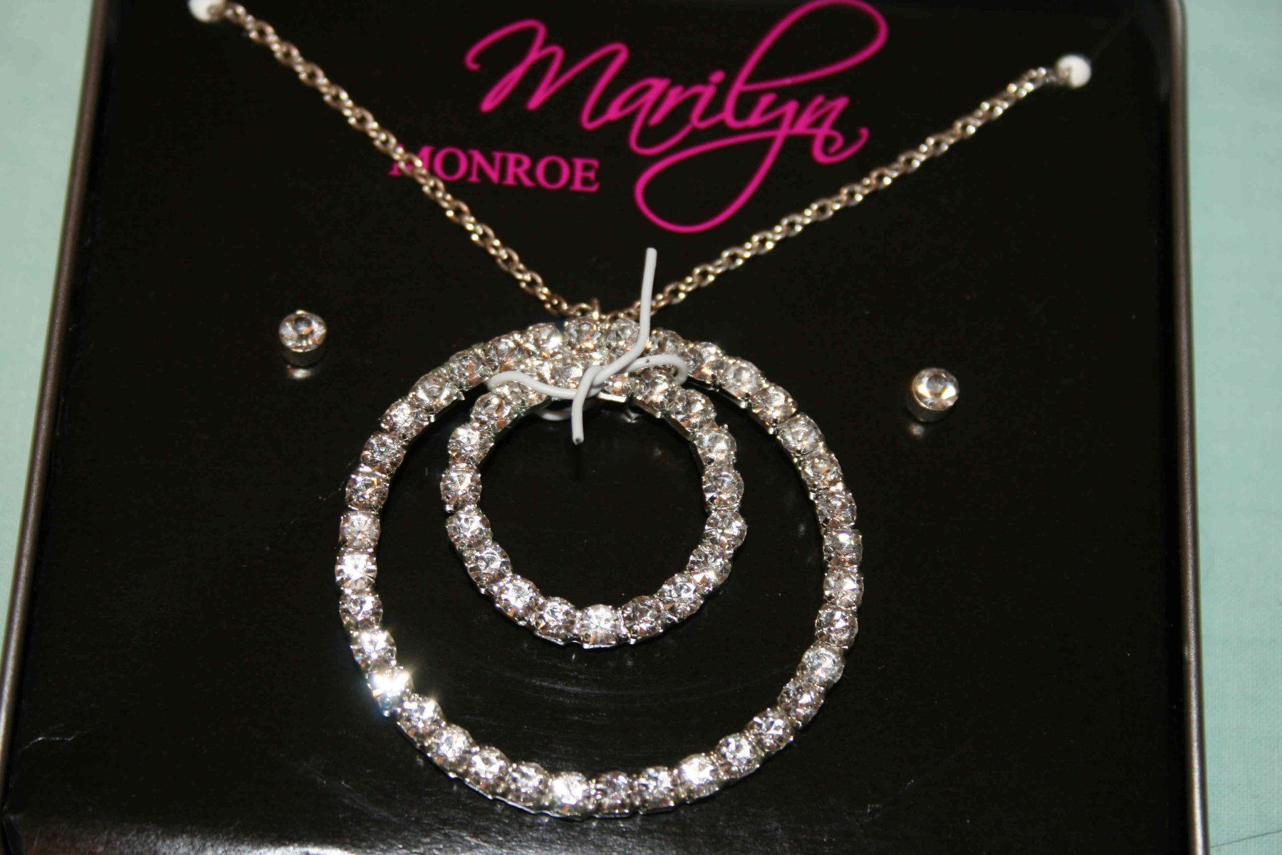 Altri gioielli: Modeschmuckset «Marilyn Monroe». Neu. – Nuovo (secondo la descrizione) da Cadenazzo venduto da Mikeshop 3