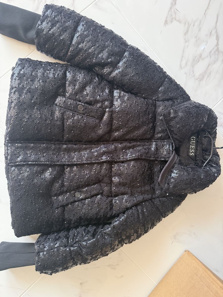 Guess Giacche: Schwarze Puffer Jacke von Guess, Grösse M – Nuovo (secondo la descrizione) da Arch venduto da Aga84 4