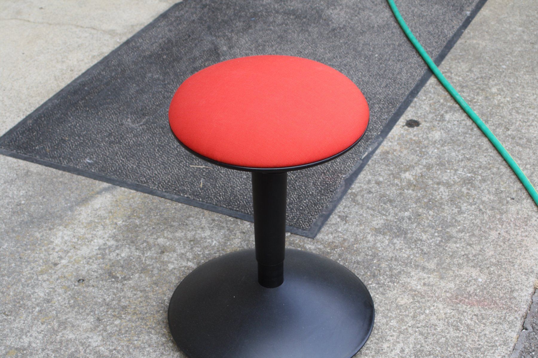 Ikea Hocker: HOCKER VITAMIN ROT IKEA – Gebraucht aus Wauwil von Pneuedy 2