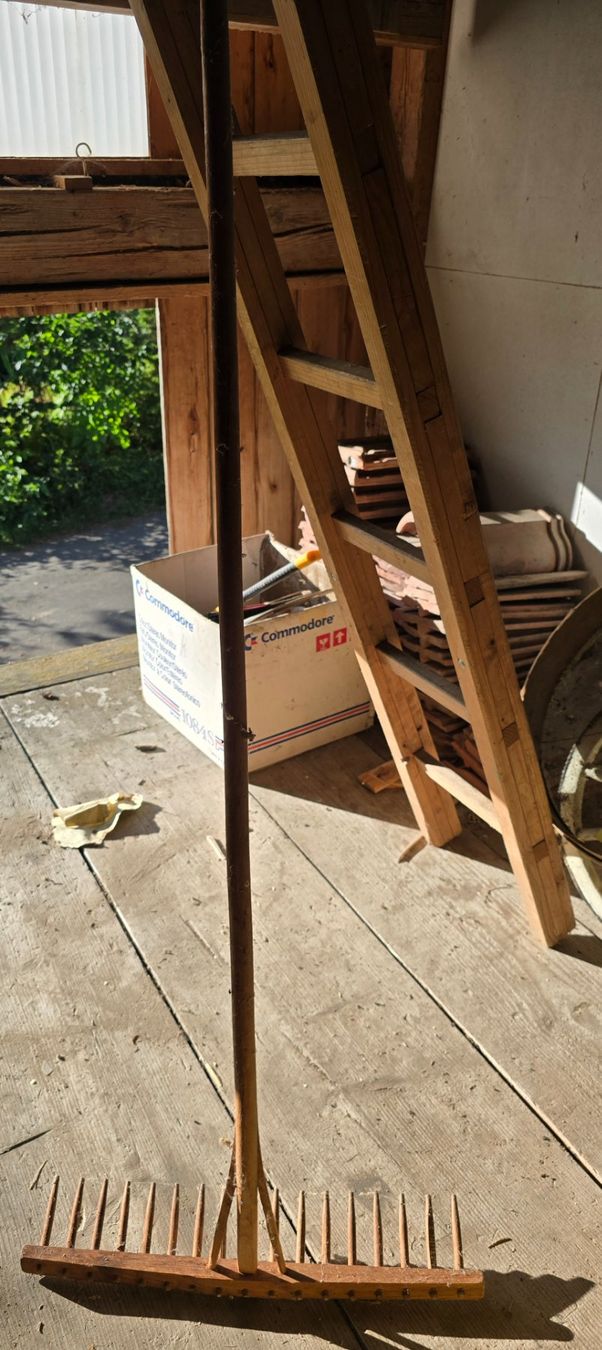 Tutte le decorazioni: Alter Holzrechen Dekoration – Usato da Agasul venduto da ire_h9wl 1