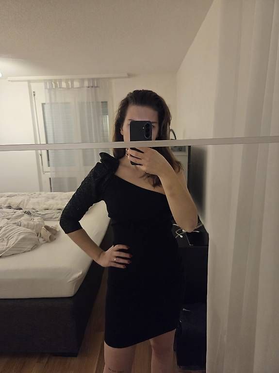 Mango Kleider: Schönes schwarzes Kleid schulterfrei – Neu (gemäss Beschreibung) aus Rüfenacht BE von Biancaro 1