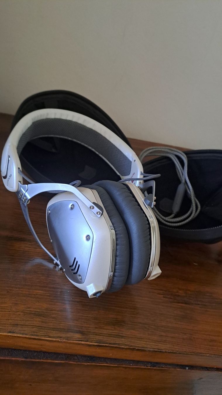 Cuffie: Casque audio/studio V-Moda M100 – Nuovo (secondo la descrizione) da Yverdon-les-Bains venduto da com_k2zb