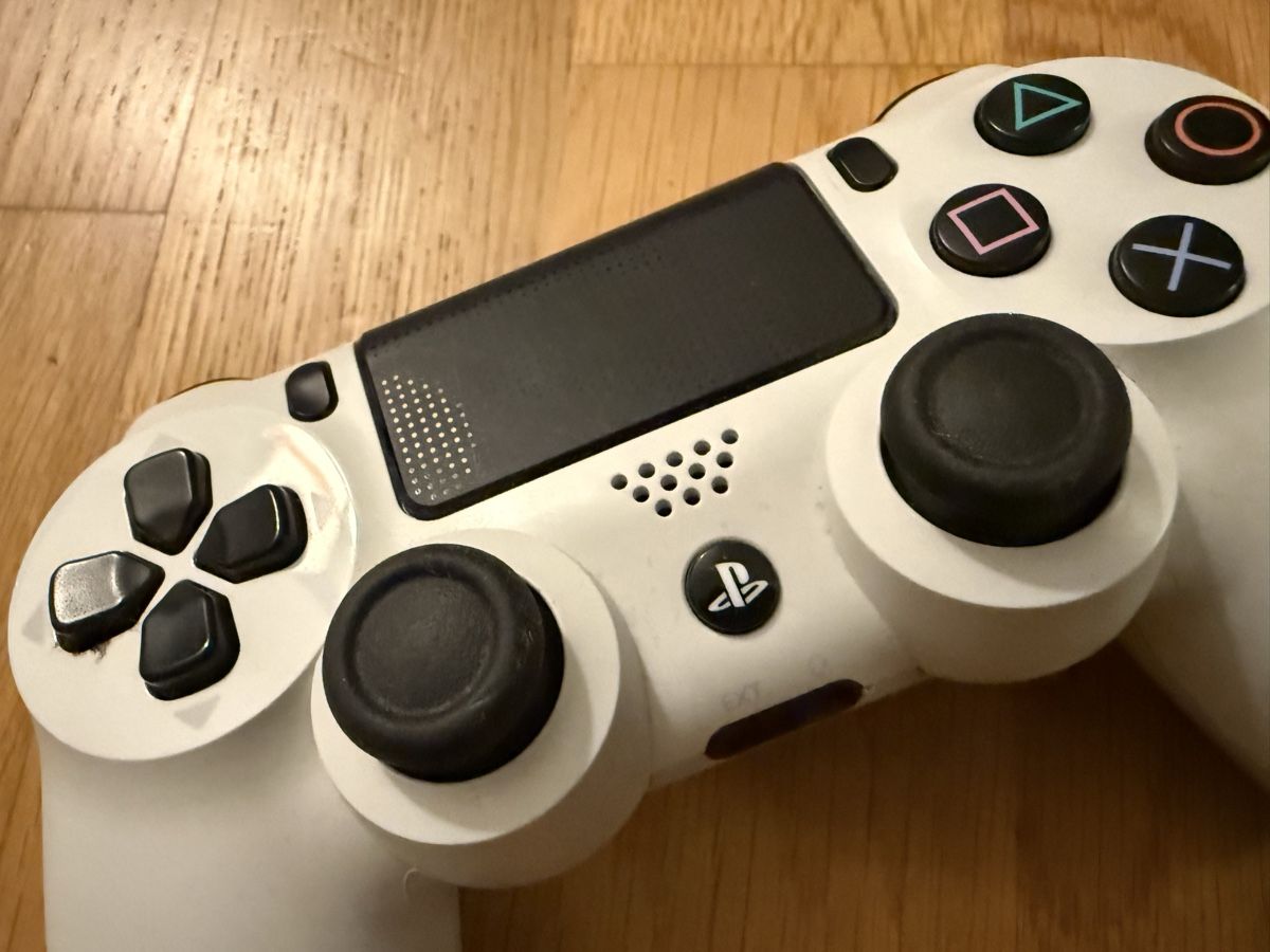 Sony Manettes: PlayStation 4 / PS4 Controller / L2 Taste defekt – Défectueux à Bern par Joker1986 1