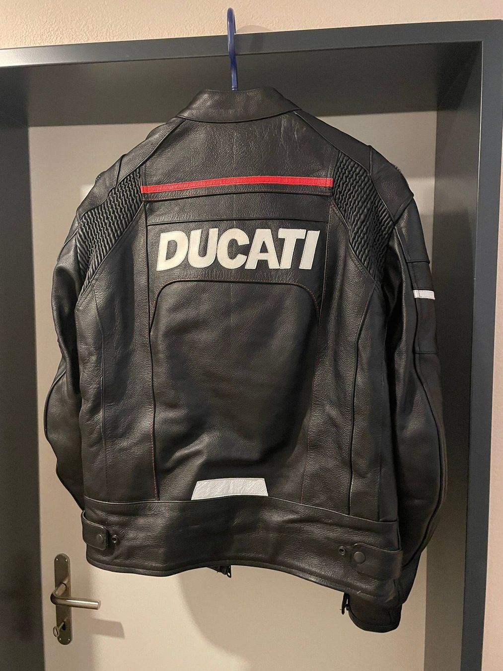 Giacche: Motorradkleider Lederjacke – Usato da Beromünster venduto da Cello63 1