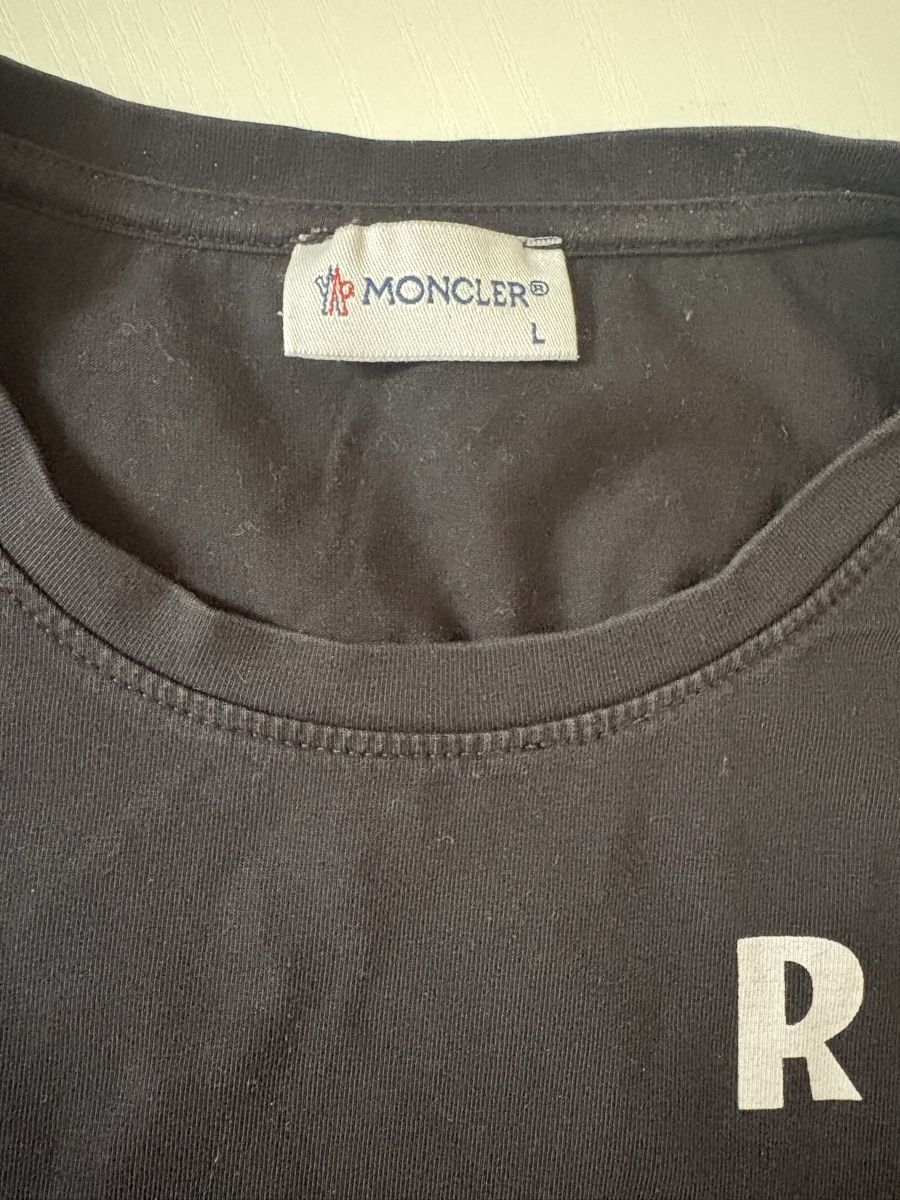 Moncler T-Shirts: Moncler T-Shirt, Gr. M/L – Neu und originalverpackt aus Rorschach von CREDOCONTRO 4