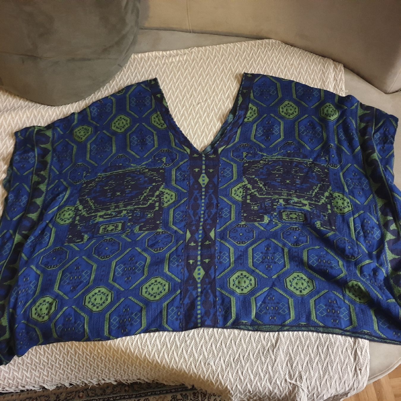Pullover & Sweatshirts: Pulloverponcho EHG – Neu (gemäss Beschreibung) aus Frenkendorf von Moon111 1