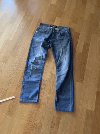 M.H. Jeans Gr. 32 (30/44) stylische Herrenjeans Baumwolle