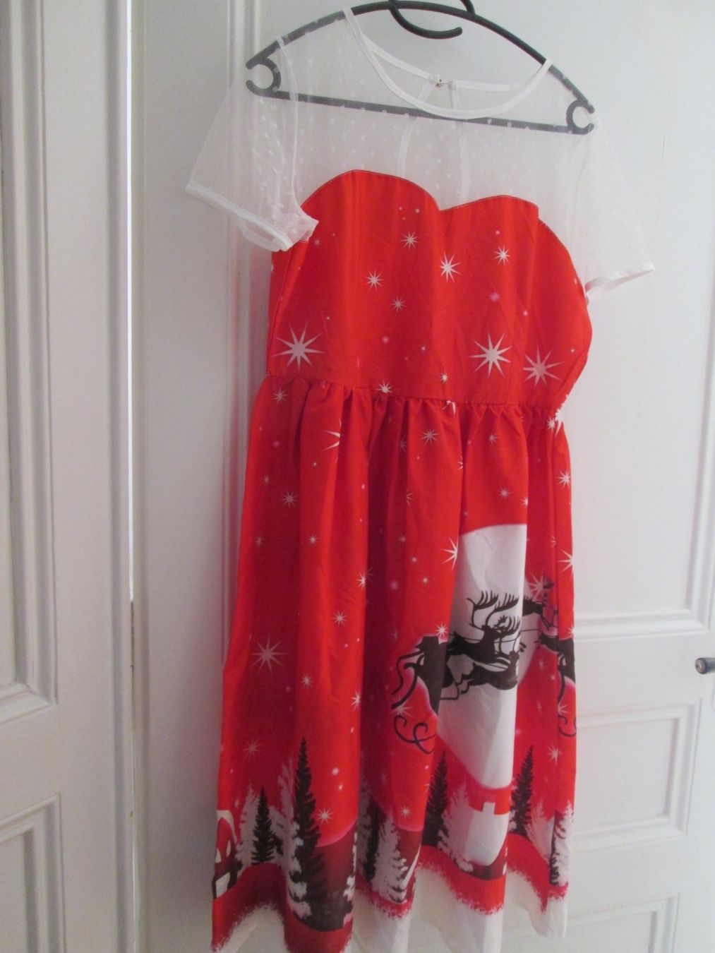 Robes: Festliches Weihnachtskleid – D'occasion à Neuchâtel par Dualseele