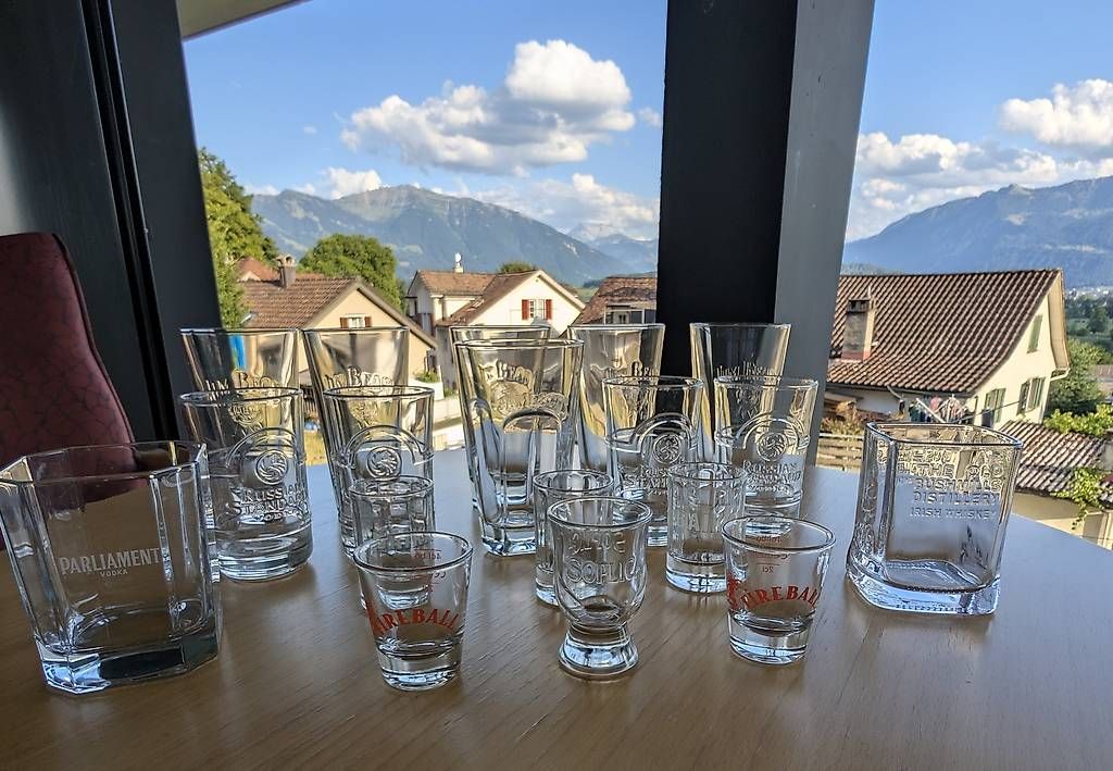 Bicchieri: Jim Beam, Jameson, Russian Standard, Soplica Gläser. – Usato da Uznach venduto da Supermitglied 1