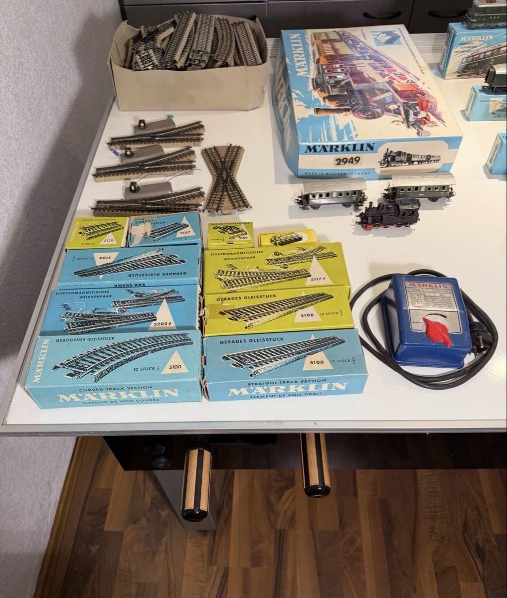 Märklin Modellini di ferrovie: Grosse Sammlung Märklin Eisenbahn + Zubehör. – Usato da Kerzers venduto da Pesche1340 3