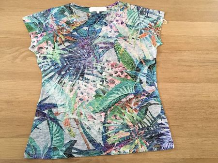 Luftiges Sommer T-Shirt mit Glitzersteinchen, Gr M