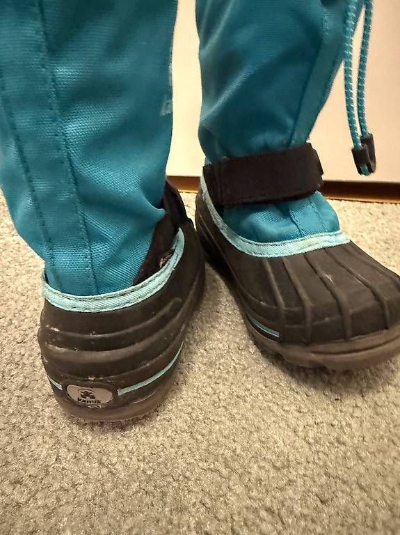Kamik Schuhe für Jungen: Kamik Winterstiefel Grösse 26 – Gebraucht aus Schwerzenbach von Le_roy 1