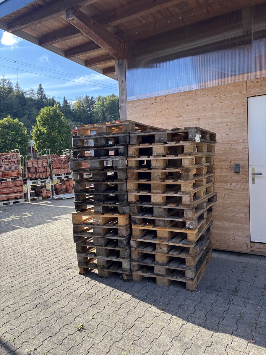 Paletten: Leere paletten – Defekt aus Turbenthal von inf_77rq 1