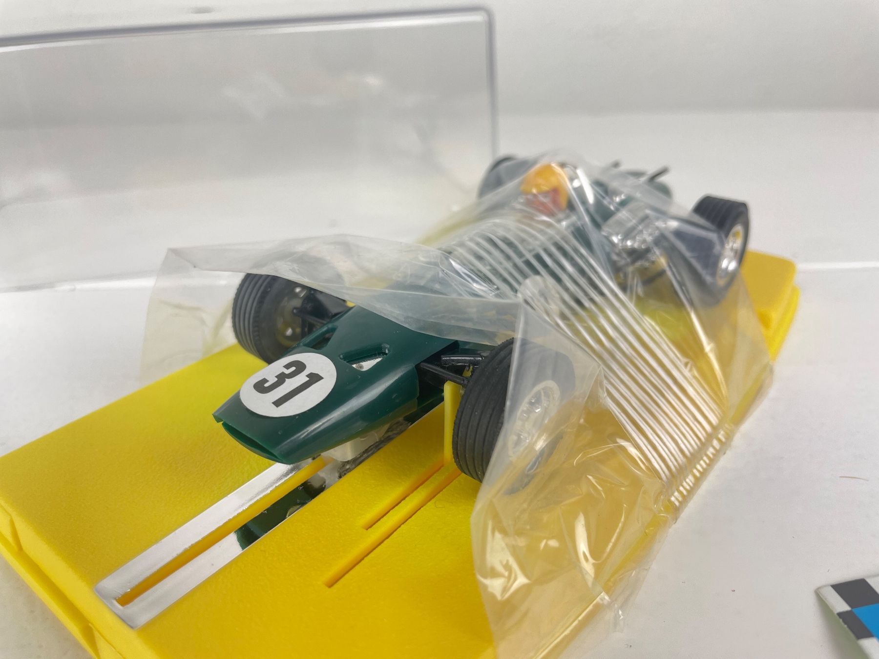 Carrera Rennbahnen: Reprotec 5037 BRM F1 Green #31 – Neu (gemäss Beschreibung) aus Genthod von lightyear63 1