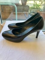 Klassische schwarze Pumps, made in Italy