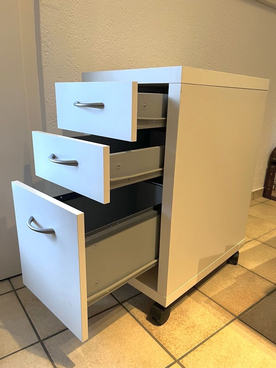 Ikea Banconi: Ikea Rollcontainer mit Schubladen – Usato da Elgg venduto da fra_9p7j