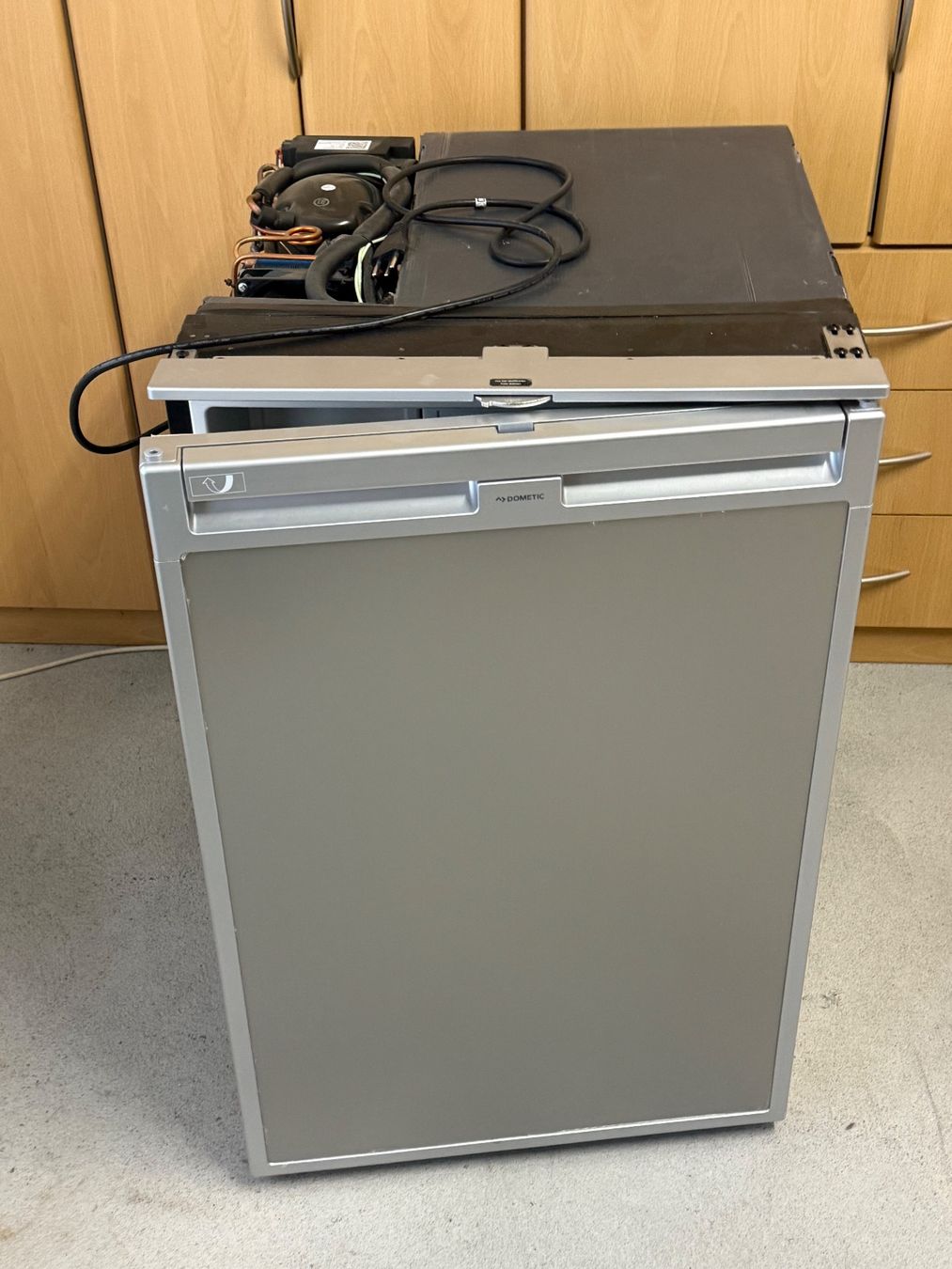 Frigoriferi: Dometic CoolMatic CRX-140 Kompressor-Kühlschrank – Usato da Lengnau AG venduto da PwieP