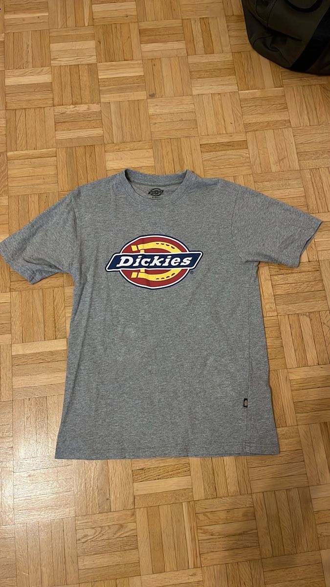 Dickies T-shirt: T-shirt Dickies Gris – Usato da Biel/Bienne venduto da you_6vsv