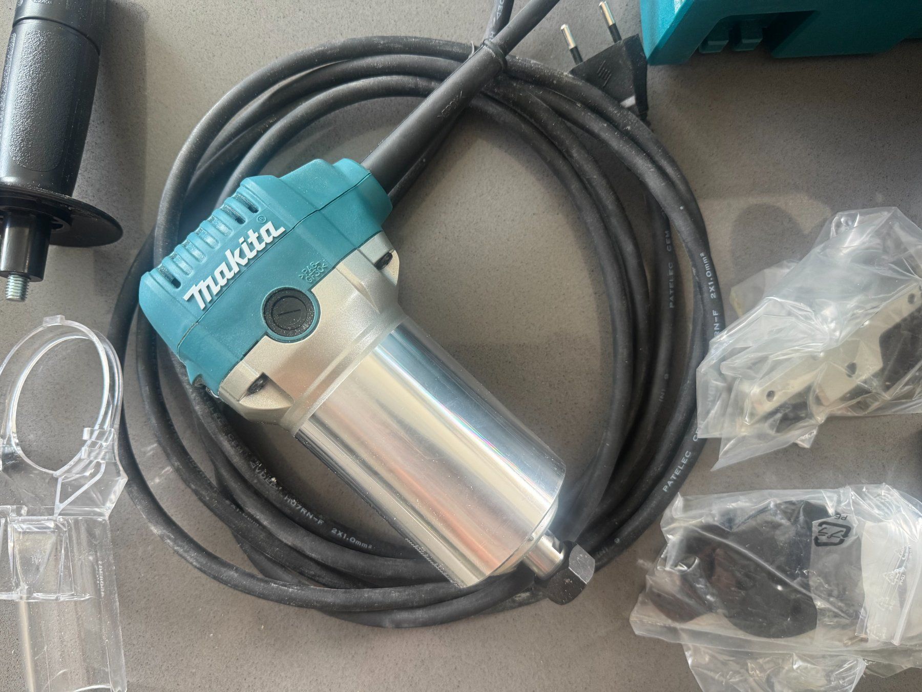 Makita Toutes les machines: Makita RT0702CX2J Multifunktionsfräse – D'occasion à Wettingen par Cyprus_one 5