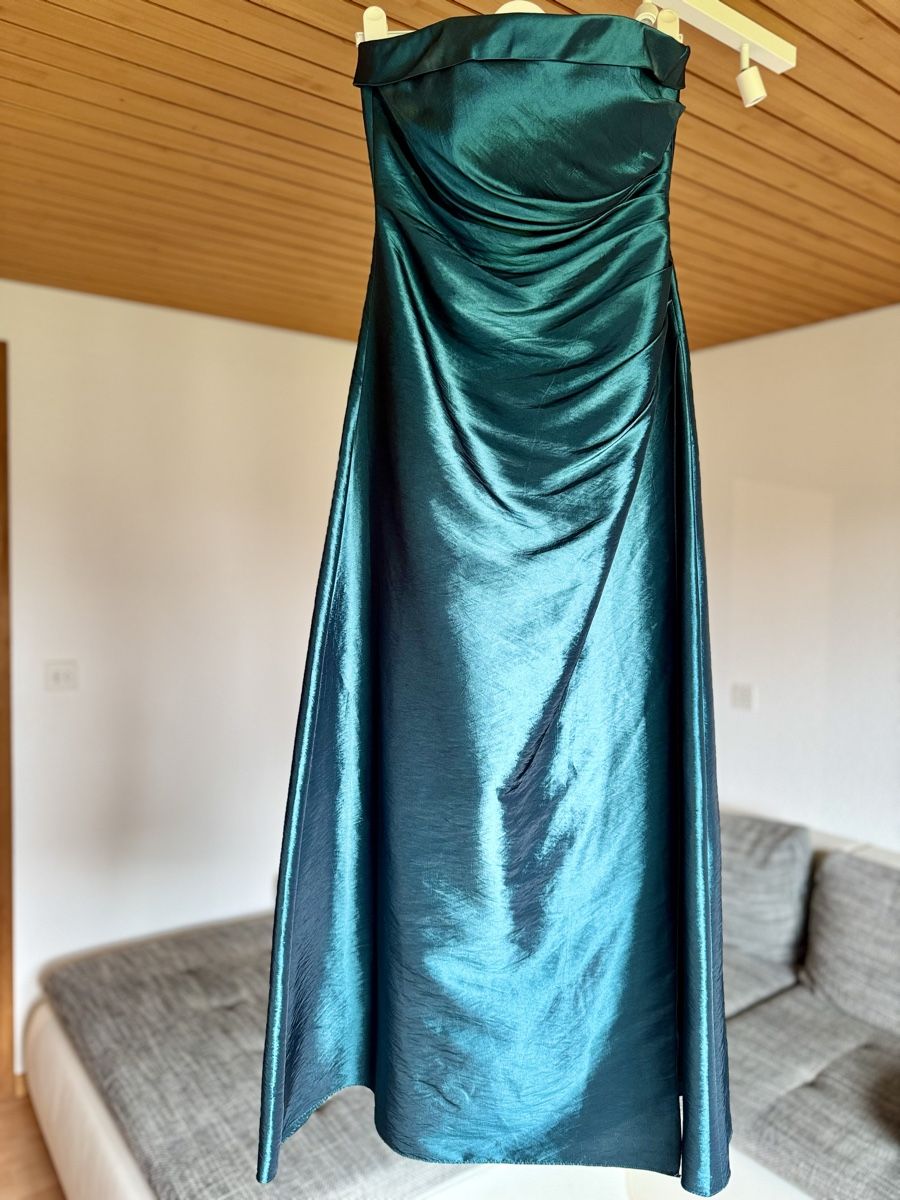 Vestiti: Kleid Magic Nights Gr. 36-38 – Usato da Gommiswald venduto da Aloha.Spirit 1