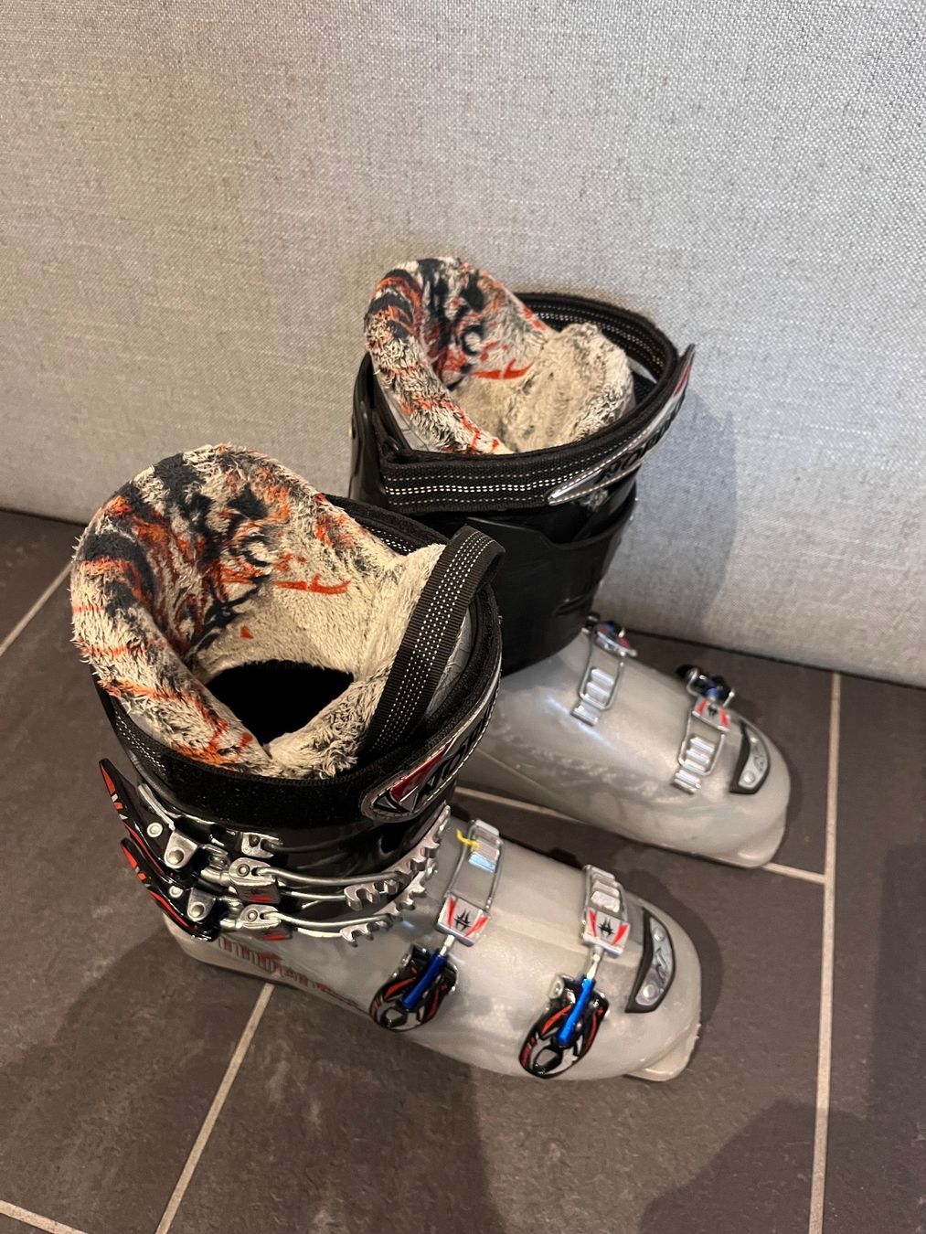 Nordica Herrenschuhe: Skischuh Nordica – Gebraucht aus Schwarzsee von  1