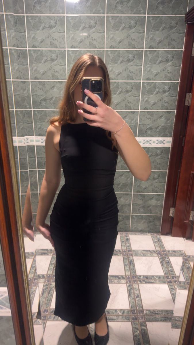 Bershka Vestiti: Kleid Schwarz tailliert Grösse S neuwertig – Nuovo (secondo la descrizione) da Hitzkirch venduto da ili_km7w