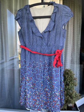 Leichtes Sommerkleid mit Unterrock
