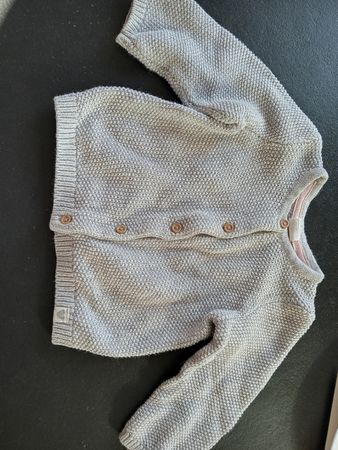 Graue Strickjacke von H&M, Grösse 74, Top Zustand!