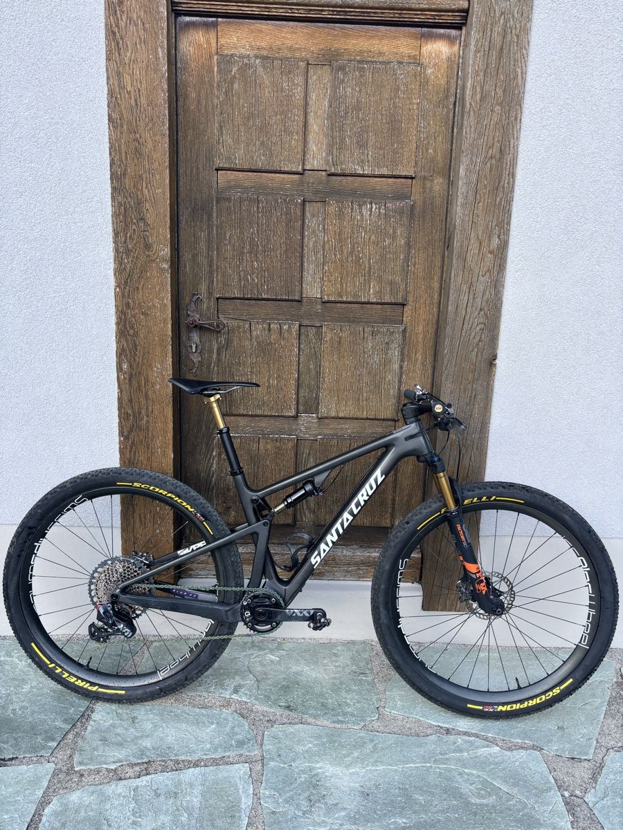 Santa Cruz Biciclette: Santa Cruz blur  – Usato da Sciernes-d'Albeuve venduto da den_tt5y