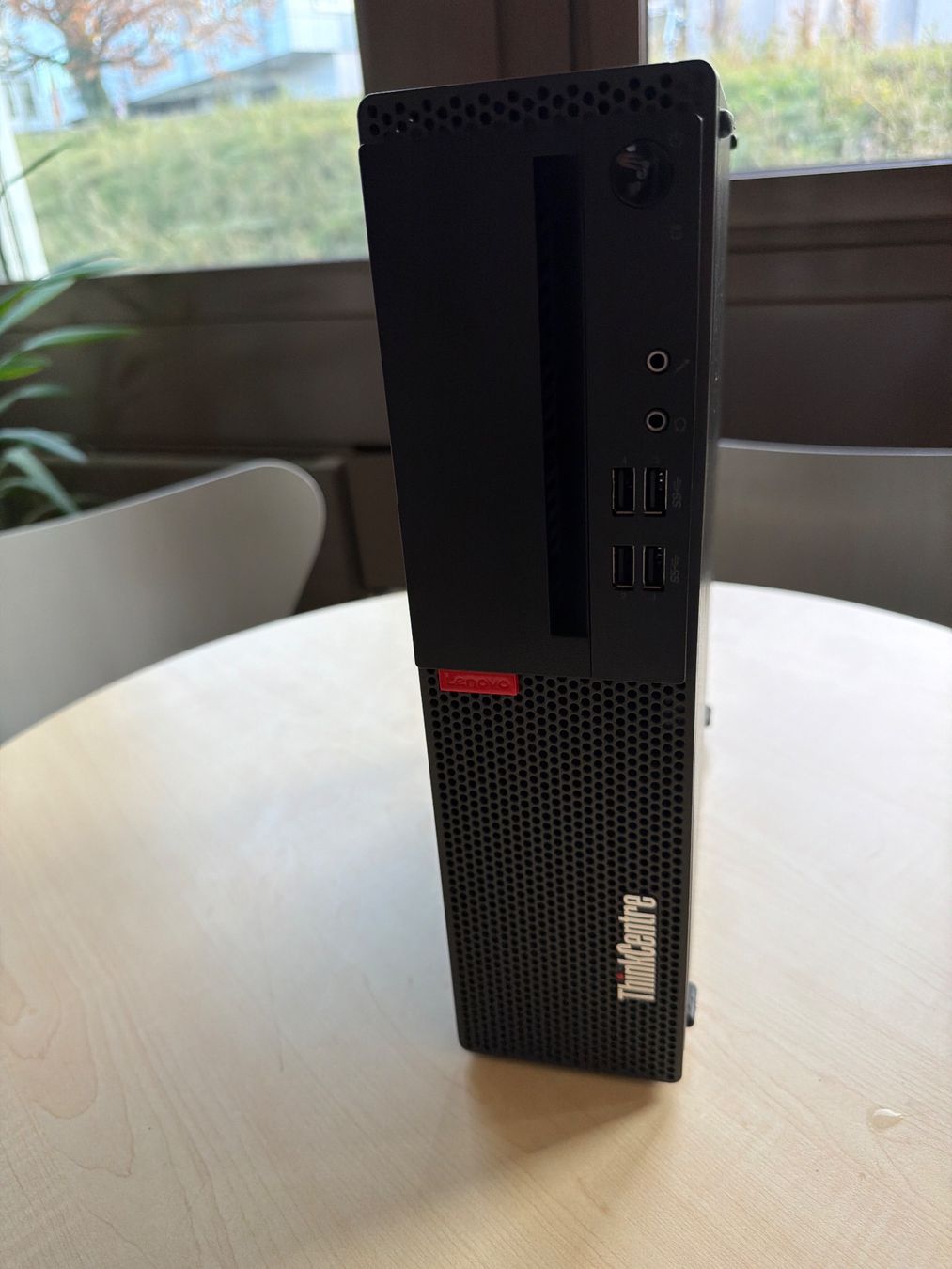 Lenovo ThinkCentre M710S Intel i5-7400, 16GB Ram, 256GB SSD