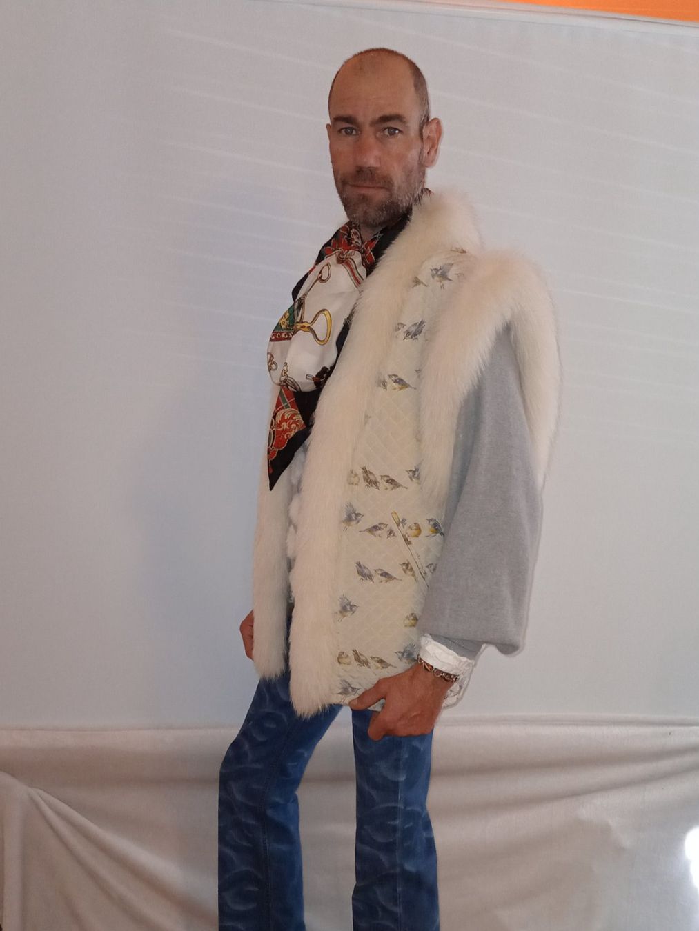 Gilet & Giacche: Winterweste mit Vogelmuster und Kunstfell, Grösse M – Usato da Obergösgen venduto da crystalfox 2