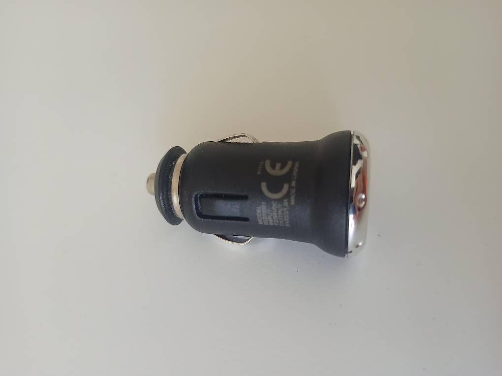 Unità & Adattatore: USB Stecker für Zigarettenanzünder im Auto – Usato da Altdorf UR venduto da sportlife 1