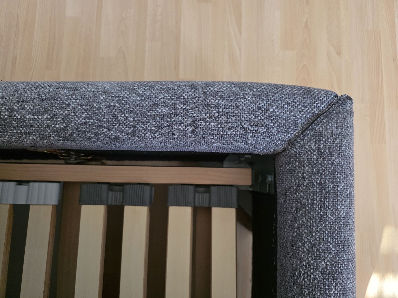 Interio Betten: Polsterbett grau 160×200 Interio – Gebraucht aus Emmenbrücke von stojo 3