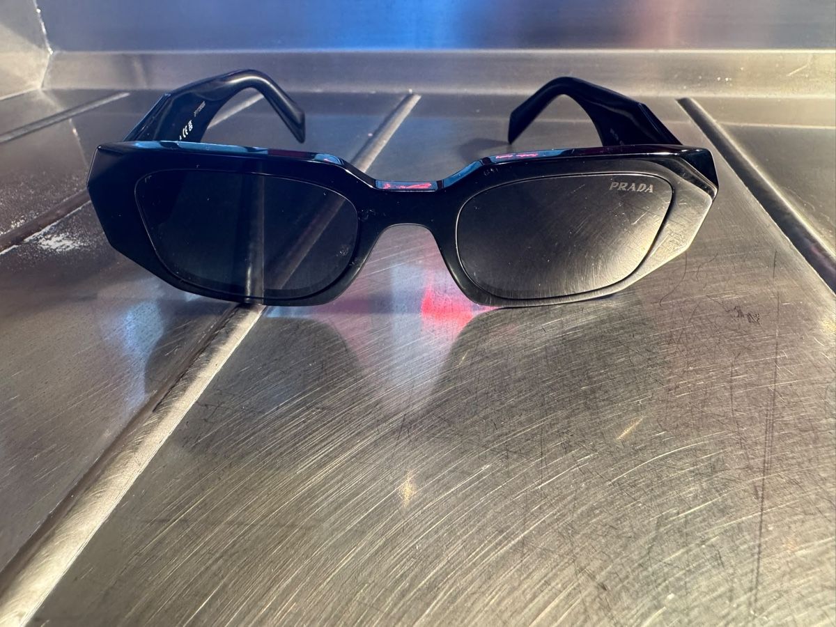 Prada Brillen & Gläser: Prada Milano Sonnenbrille  – Gebraucht aus Schänis von mil_56j5 3