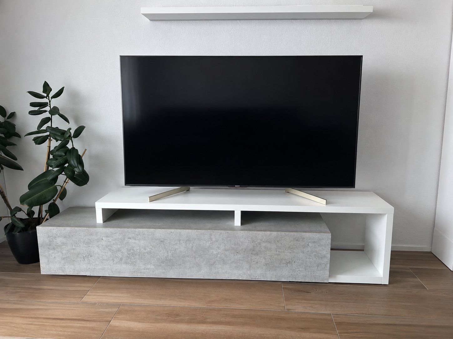 TV Möbel: Wohnwand – Gebraucht aus Neuendorf von Lia_23