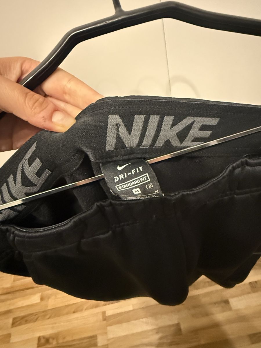 Nike Pantaloni: Nike Trainerhose – Usato da Buchs AG venduto da MiWeFe17 4