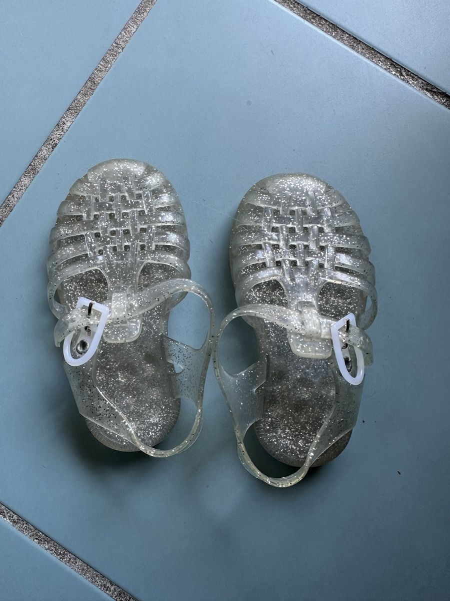 Scarpe per ragazzi: Sandales pour l’eau 20/21 – Usato da Fribourg venduto da LaureG85
