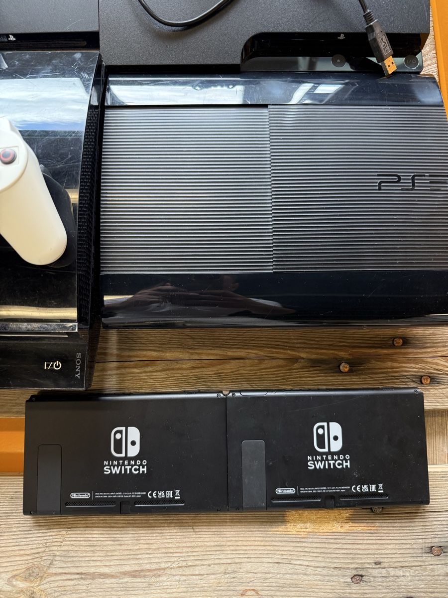 Konsolen: Playstation 2/3 / Nintendo Switch ab 1.- – Gebraucht aus Rothrist von jr_returns 1