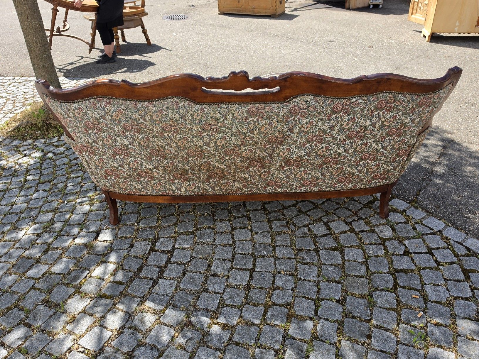 Divani: Antiker 3er-Sofa mit Schnitzereien, Blumenmuster,  – Usato da Mettlen venduto da elios0888 2
