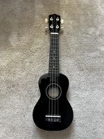 Ukulele schwarz glänzend gebrauchter Zustand gut erhalten