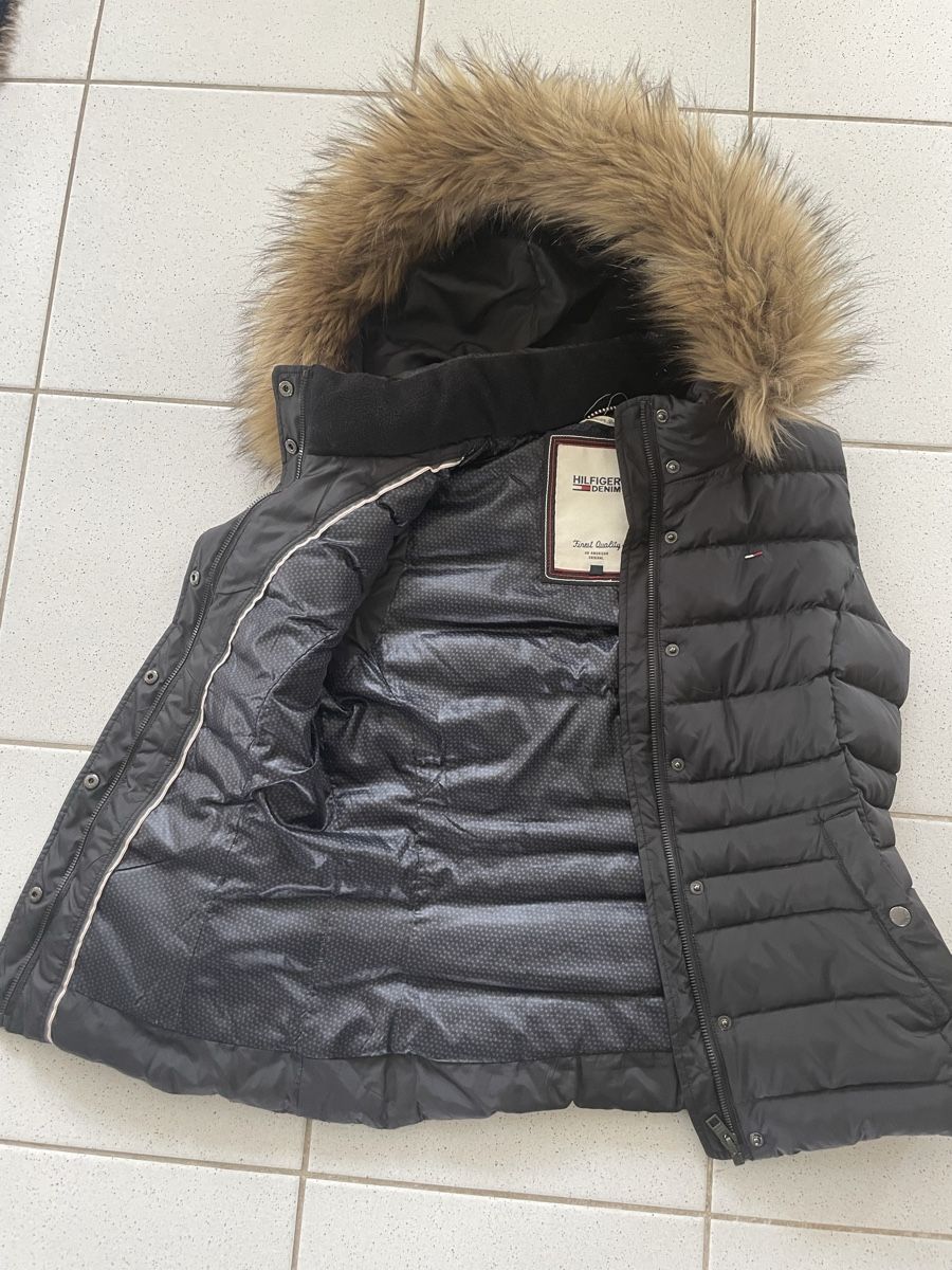 Tommy Hilfiger Giacche: Ärmellose Jacke - Tommy Hilfiger – Usato da Bergdietikon venduto da oce_m7mj 1