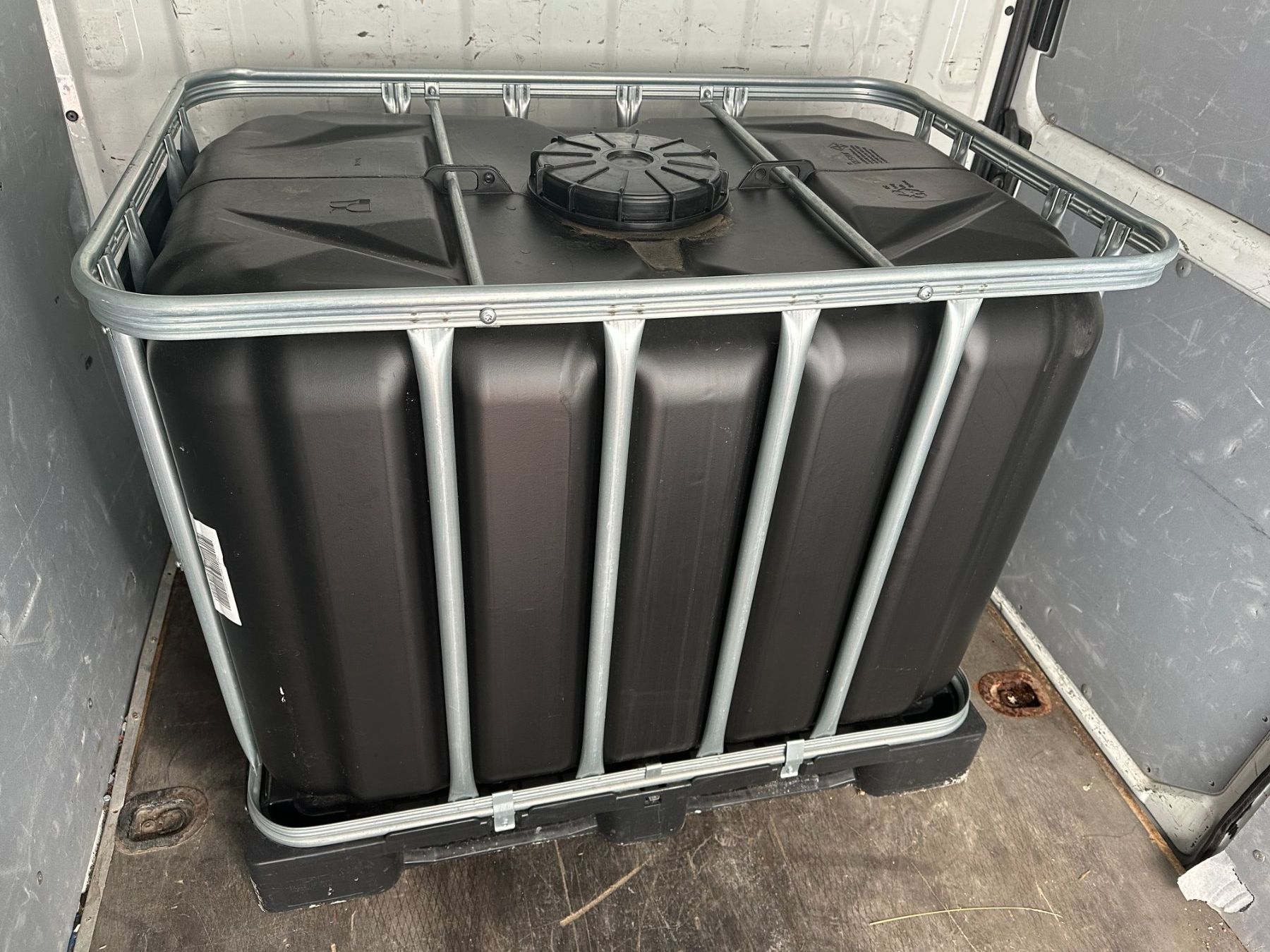 Abbeveratoi e trogoli: IBC Werit Wassertank schwarz 600ltr – Usato da Dübendorf venduto da rog_8pqk 1