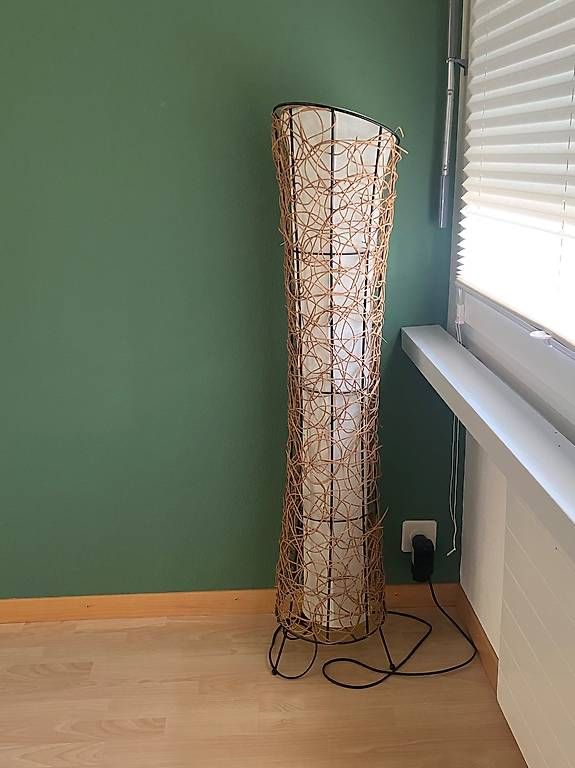 Lampes: Wunderschöne Stehlampe – D'occasion à Sursee par car_b8zw 2