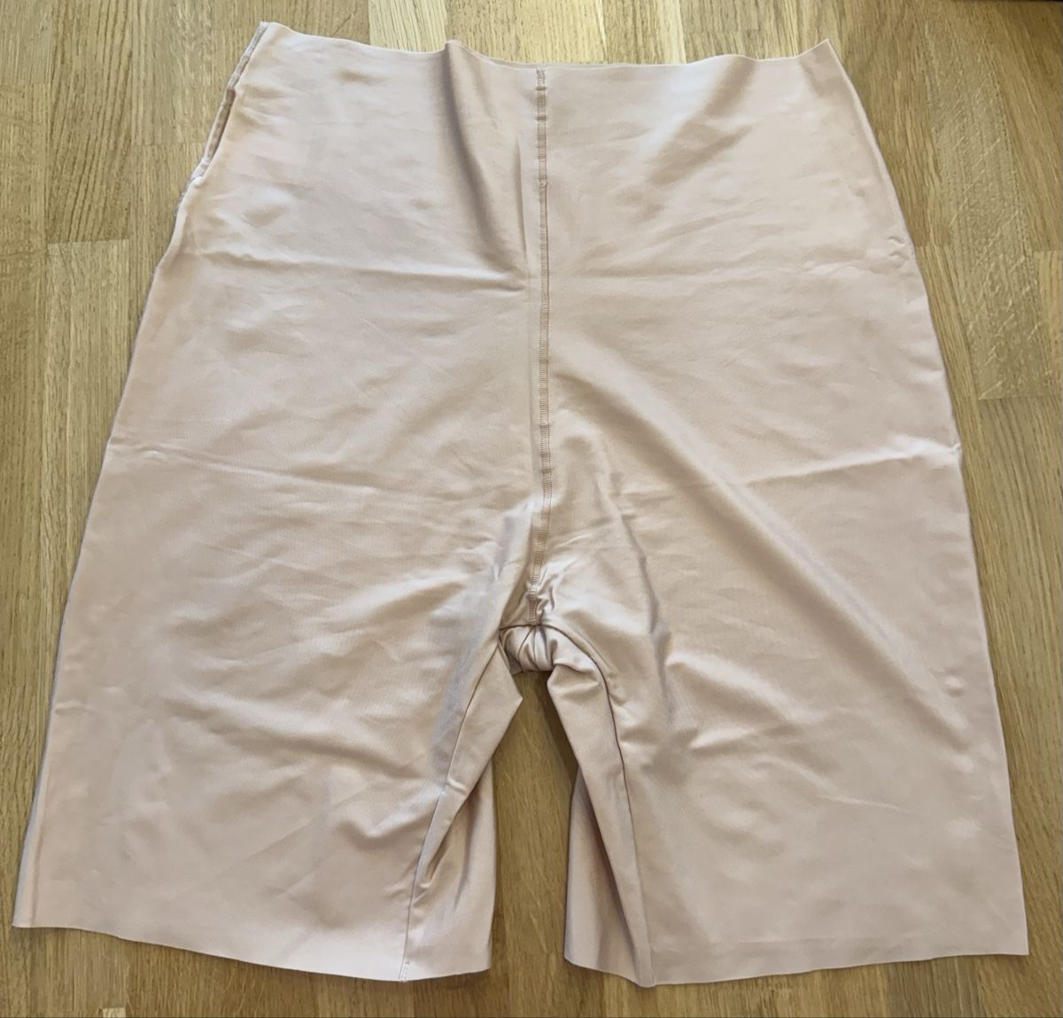 H&M Altra biancheria intima: Shapewear-Hose XL  – Nuovo (secondo la descrizione) da St. Gallen venduto da Diana.