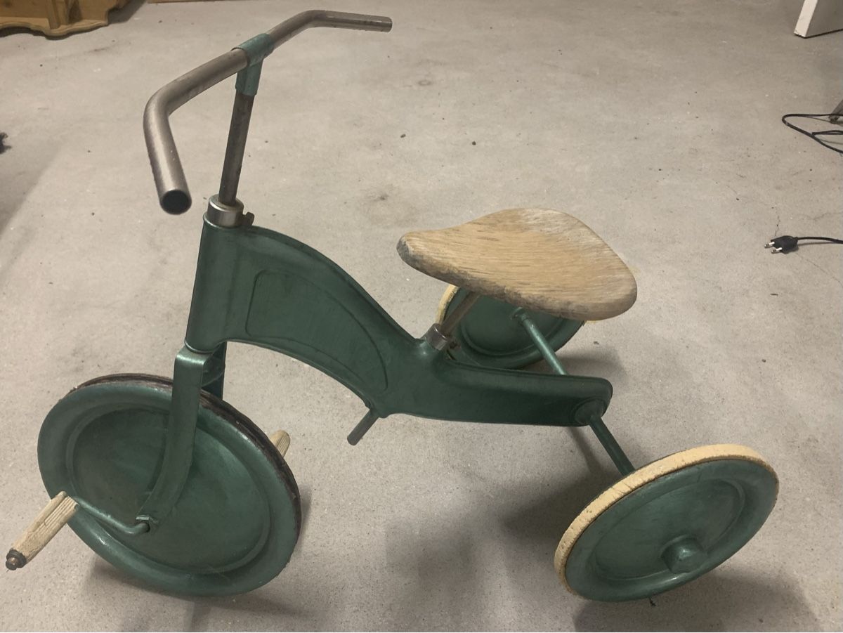 Fahrzeuge für Kinder: Oldtimer-Dreirad aus den 50ern  – Gebraucht aus Lengnau BE von Beau32