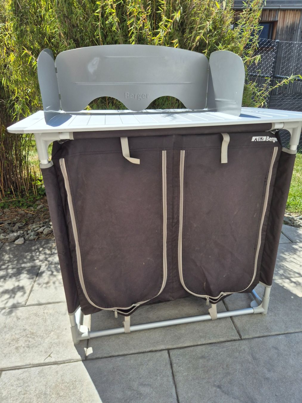 Cucine complete: Berger Camping Kochstation mit Windschutz – Usato da Pratval venduto da RicoR79