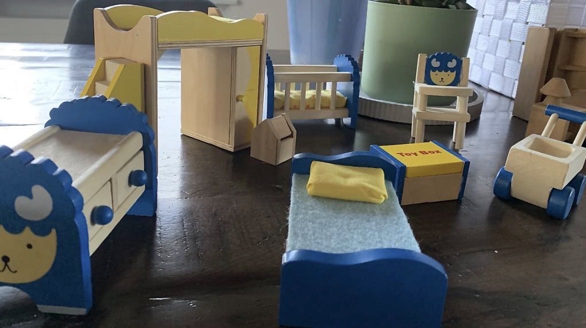 Case e mobili per bambole: Puppenhaus inkl. Mobiliar & Puppen – Usato da Luterbach venduto da desireeee 3