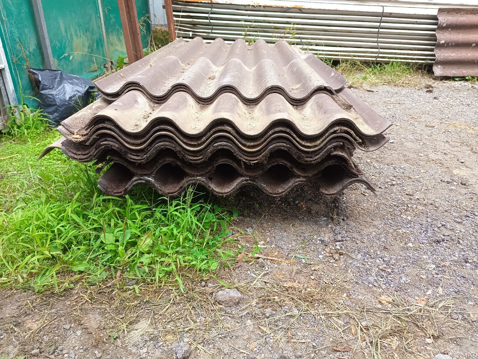 Eternit Piatti di portata: Welleternit Platten  – Usato da Unterkulm venduto da hhhorses 2
