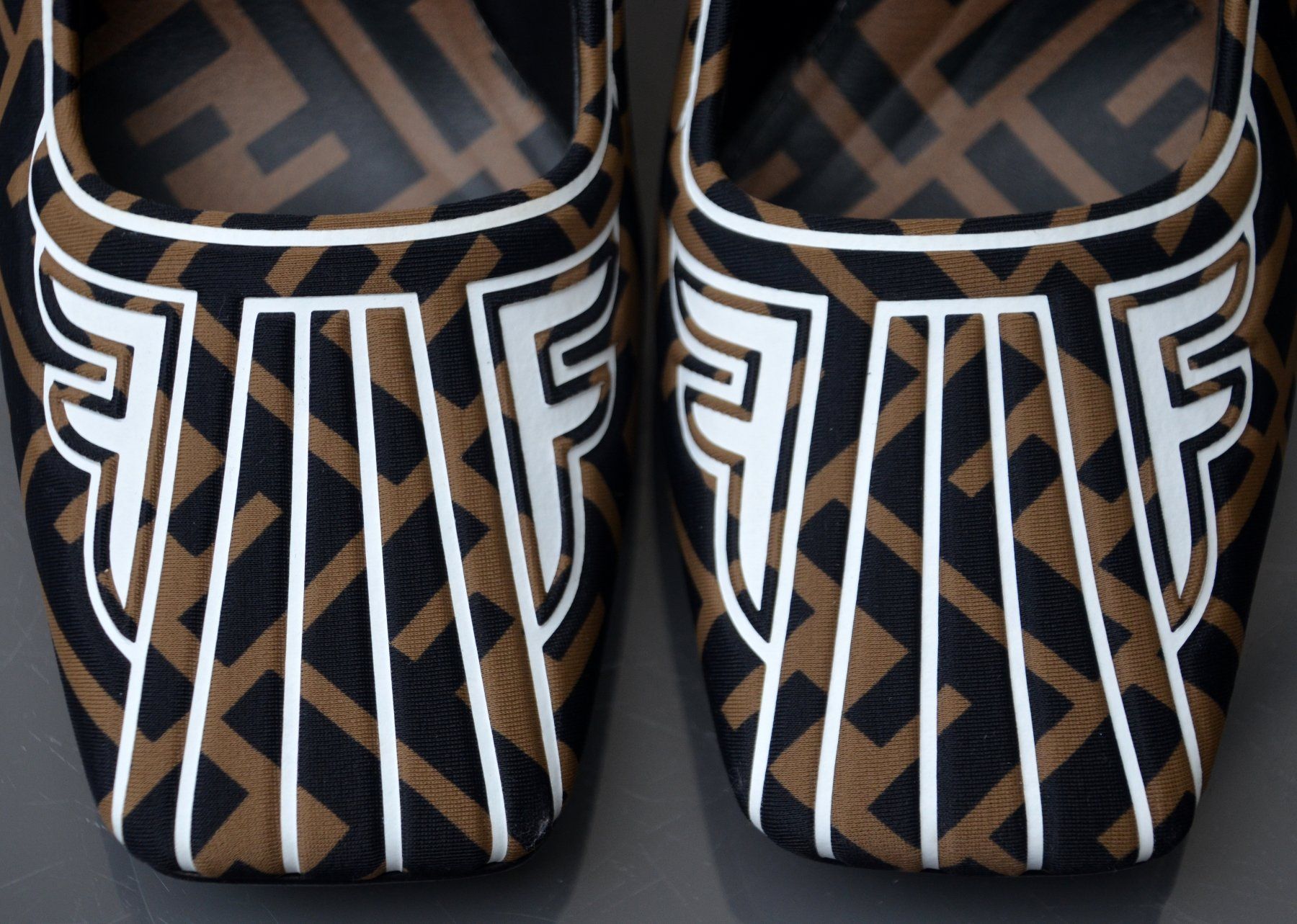 Fendi Damenschuhe: Pumps Fendi FFreedom 37,5 – Gebraucht aus Collonges von arashee 4
