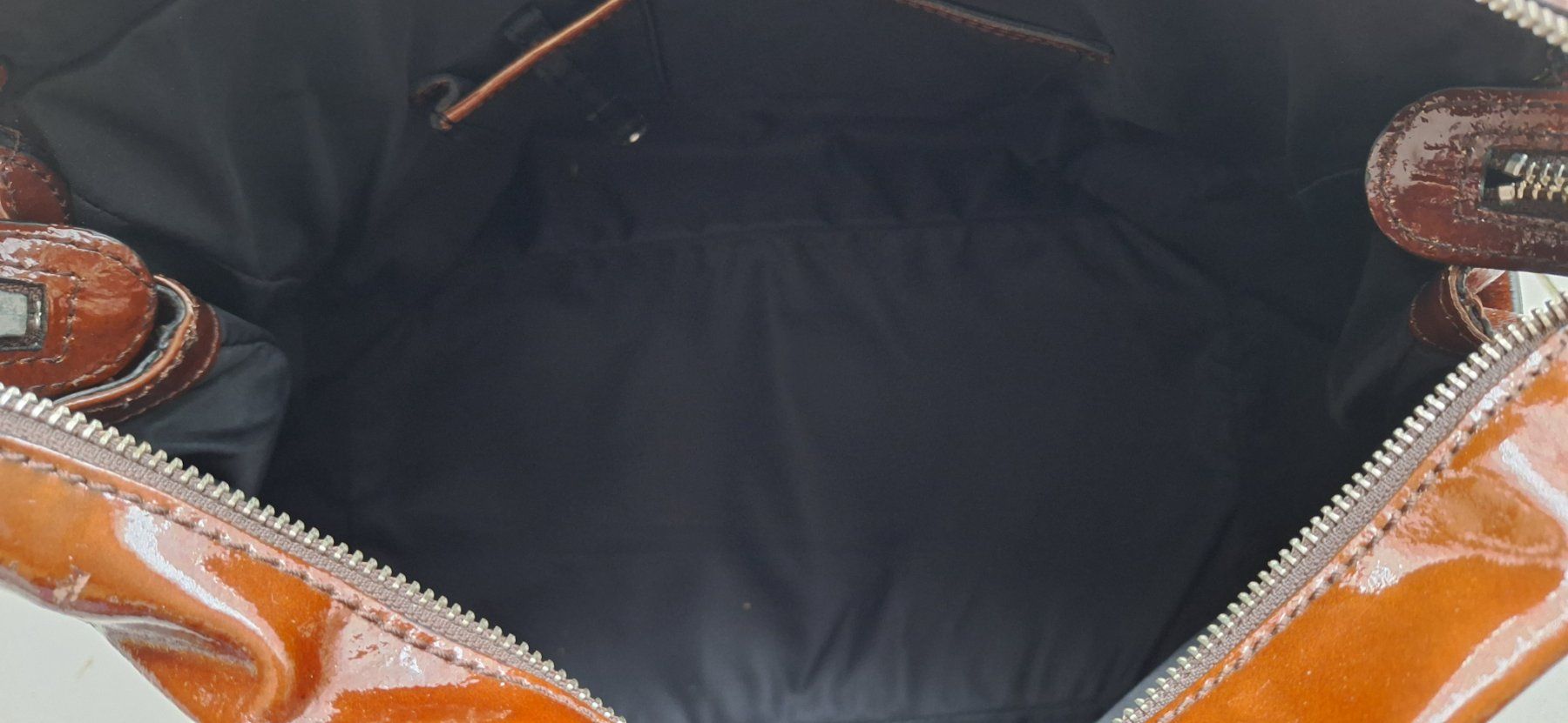 Borse da donna: Sac à main LUANA en cuir – Usato da St-Triphon venduto da Jldr0 4